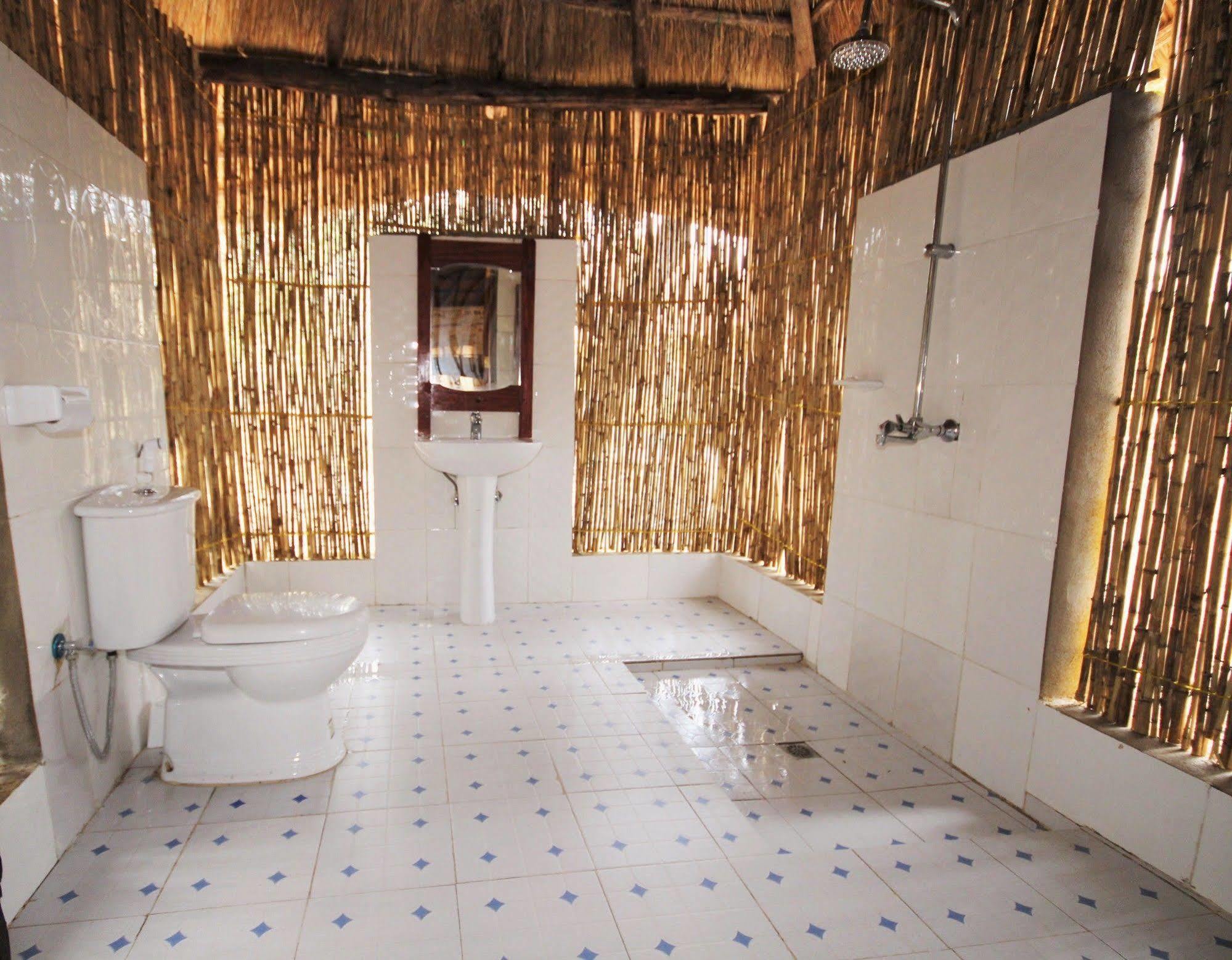 Hotel Africa Safari Camp à Mloka Extérieur photo